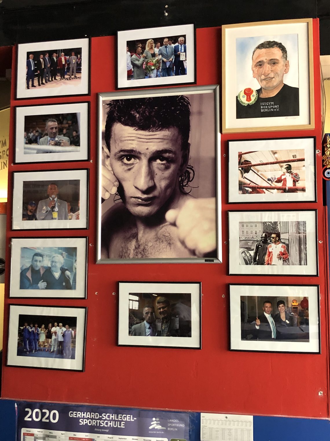 Bilderwand im Isigym Boxsport Verein