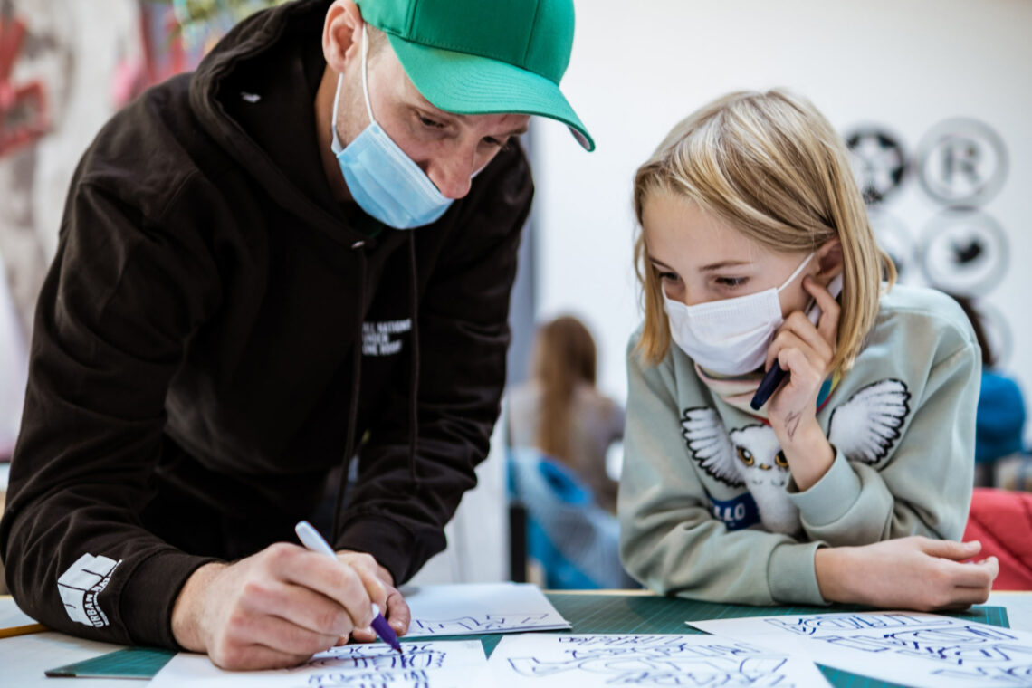 Graffiti Papiertonne (Foto: Sebastian Kläbsch)